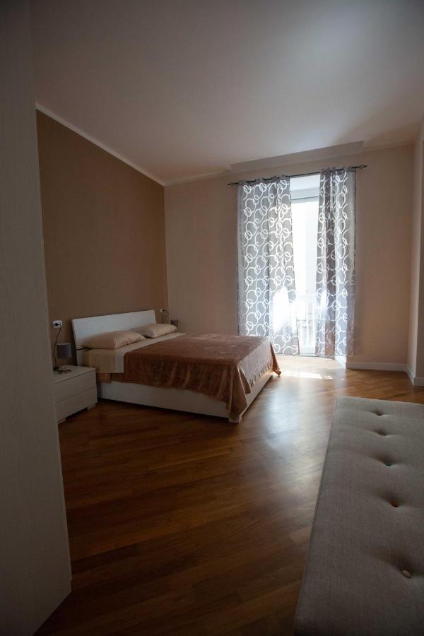Privilege Chiaia By Dimorra Naples Extérieur photo