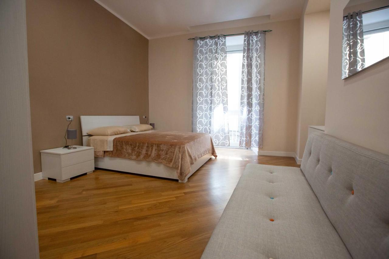 Privilege Chiaia By Dimorra Naples Extérieur photo